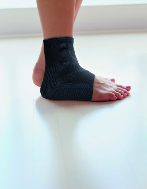 Forebyggelse & velvære - Magnetic Microfiber Ankle Brace Black